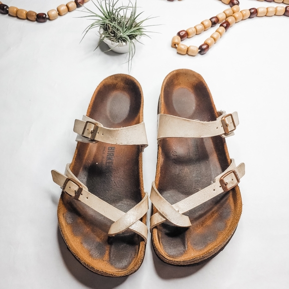 Birkenstock | White/Silver Sandals Toe Strap - Picture 2 of 6